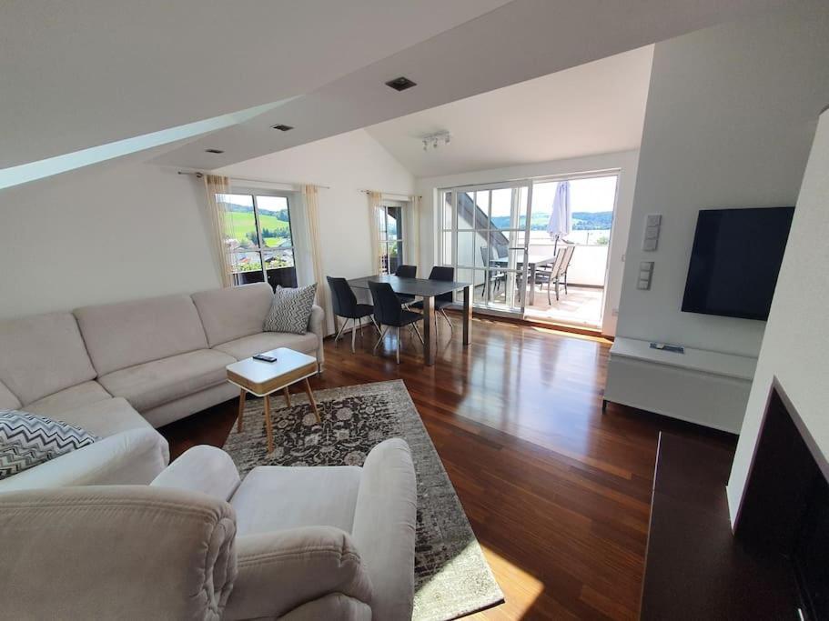 Moderne Ferienwohnung Urlaub Am See Mattsee Salzburg Salzburger Seenland Trumer Seenland Exterior photo